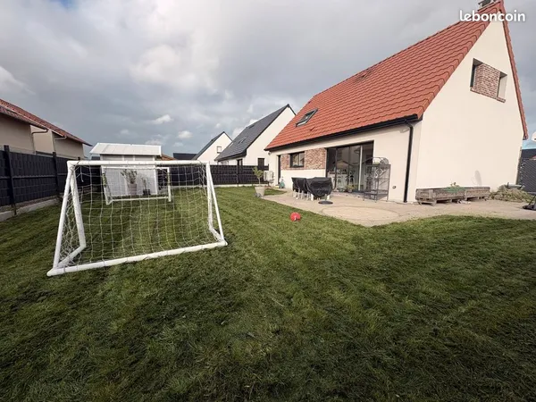 Maison individuelle avec jardin 