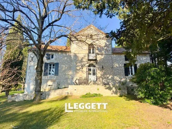 Maison 8 pièces 200 m² 