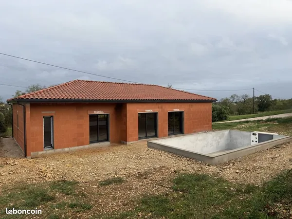 Maison neuve climatisée avec piscine 8x4 à Cahors 