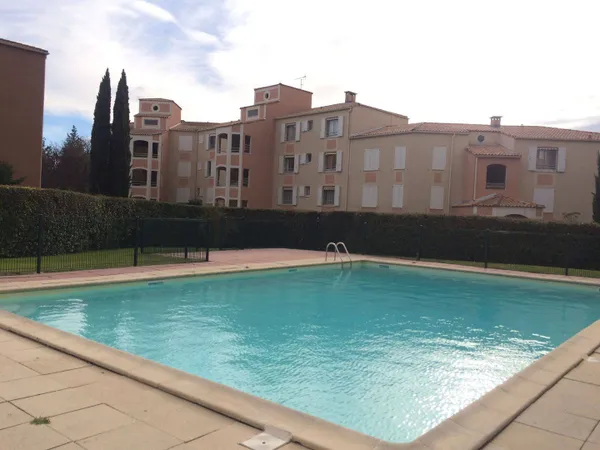 Studio 1 pièce 20 m² 