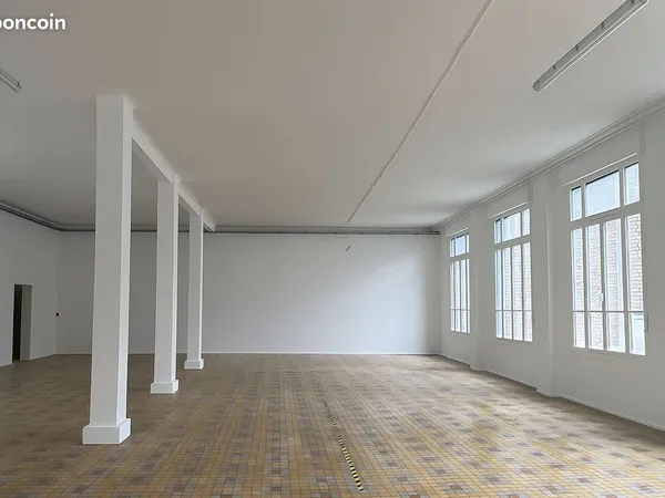Local 330 m² CLICHY 