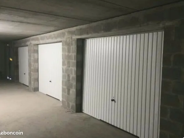 Boxe garage sécurisée 