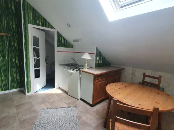 Studio 1 pièce 14 m² 