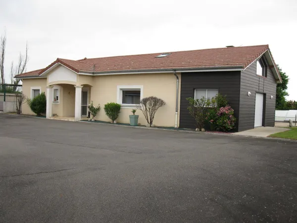 Maison 5 pièces 228 m² 