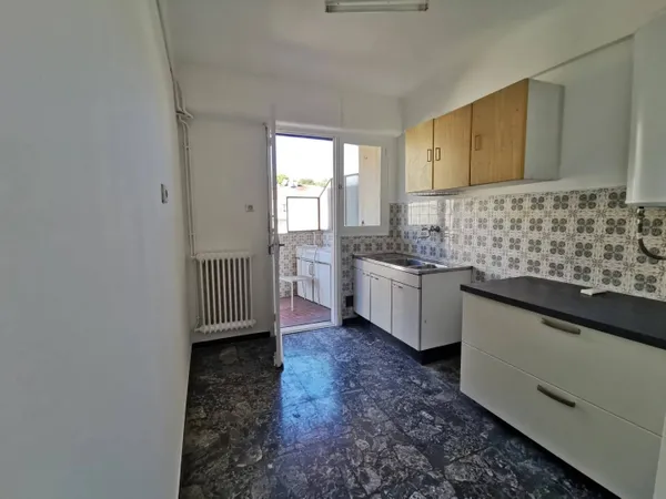 Studio 1 pièce 28 m² 