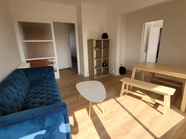 Loue chambre meublée 