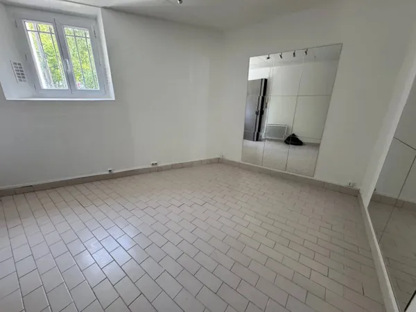 Studio 1 pièce 19 m² 