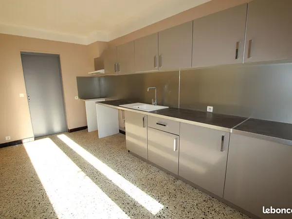 Appartement 3 pièces 84 m² 