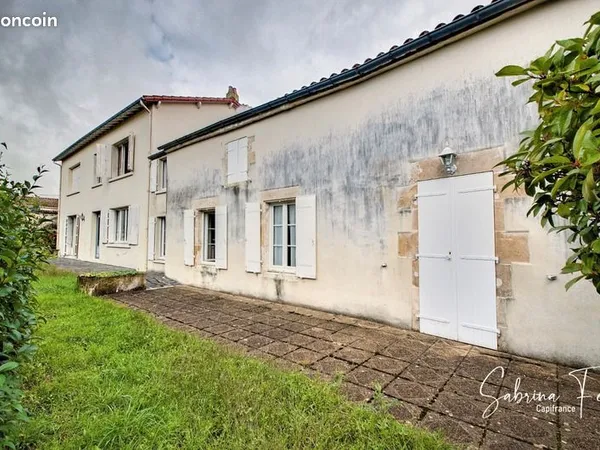 Propriété 7 pièces 245 m² 