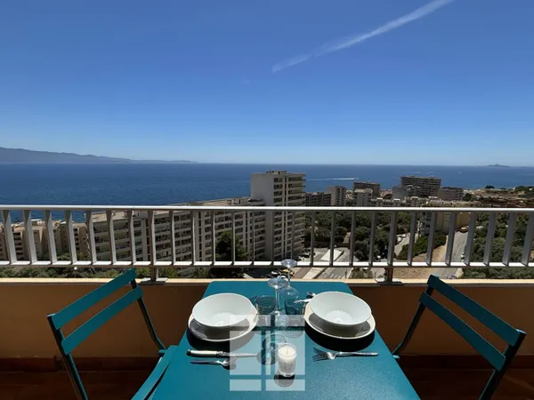 Studio 1 pièce 24 m² 