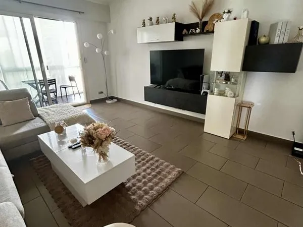 Bel appartement T3 climatisé avec terrasse et parking privé 