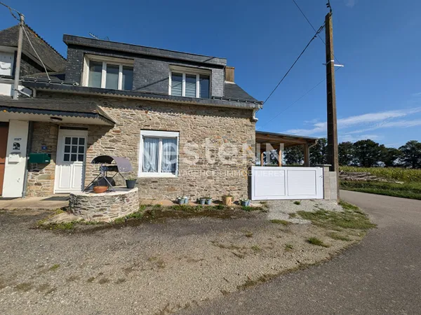 Maison à vendre à Réguiny 2 chambres - 250 m² de terrain 