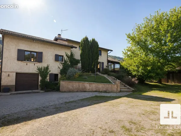 Maison 6 pièces 275 m² 