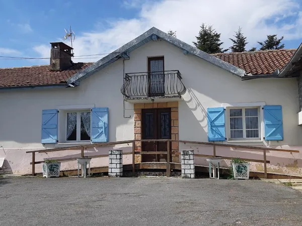 Propriété avec de nombreuses dépendances secteur Aurignac 