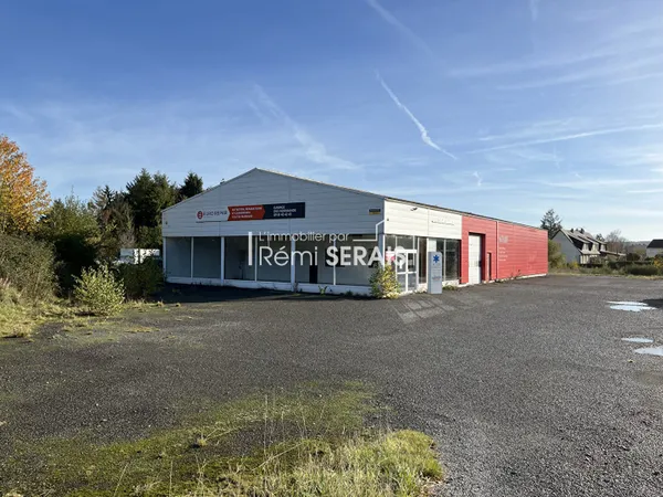 Local commercial / Activité / À VENDRE ou À LOUER à Condé-en-Normandie 