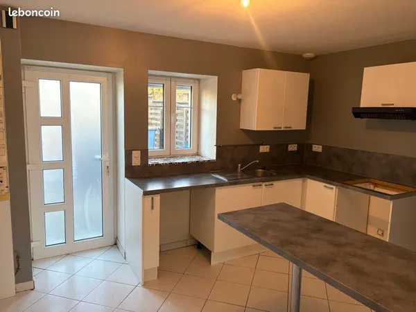 Loue maison jumelée 