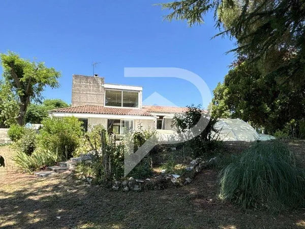 Maison 10 pièces 284 m² 