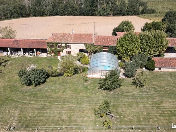Ferme 14 pièces 402 m² 