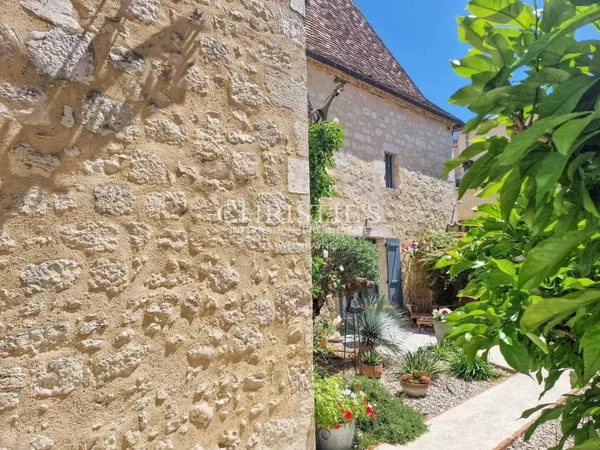 Maison 8 pièces 325 m² 