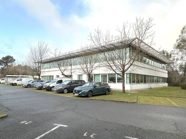 Bureaux 610 m² 