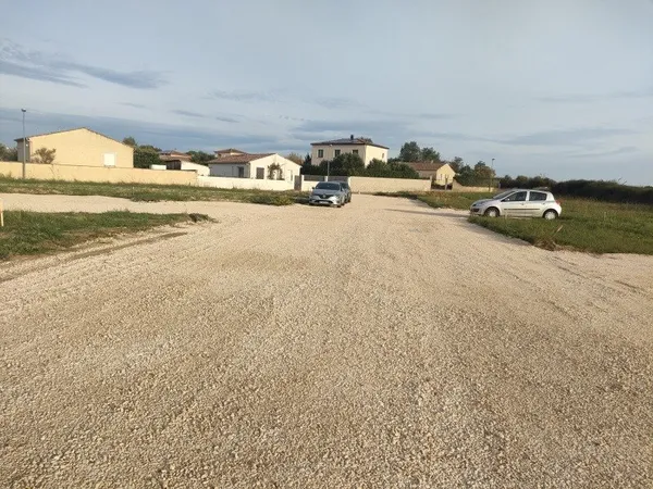 Terrain 180 m² 