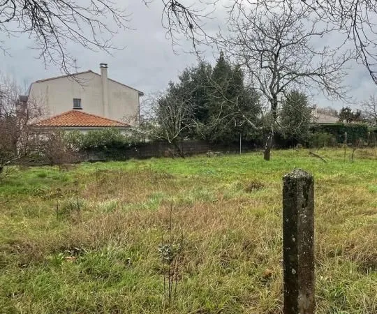 Terrain 1 680 m² Cenac 