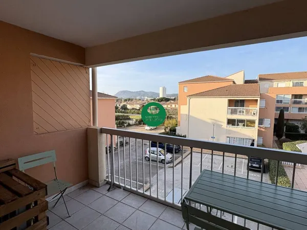 Studio 1 pièce 17 m² 