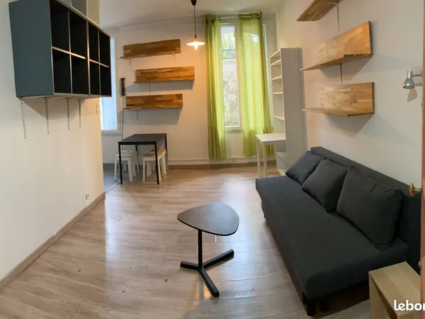 Studio meublé et équipé - 100 m de la Place de la Comédie 