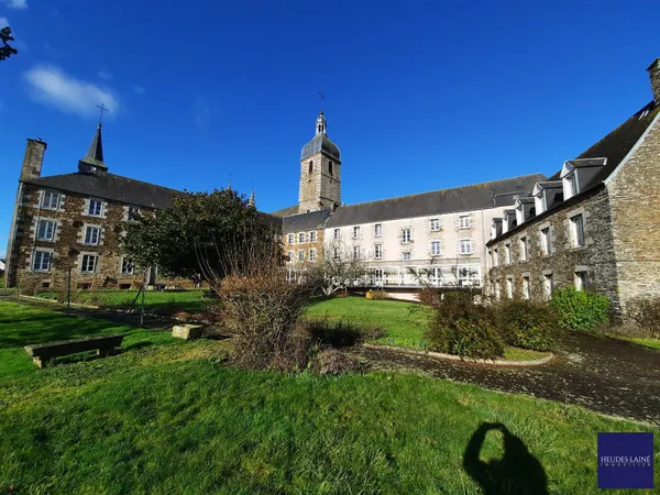 ST-JAMES, ANCIEN PRIEURE 