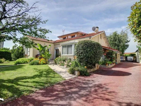 Maison de 5 pièces principales 