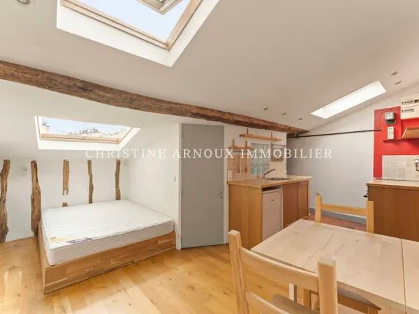 Vends charmant Studio rue du Perche 3ème Paris 
