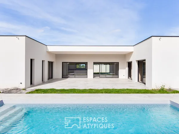 Maison contemporaine de plain-pied à Saint-Martial 