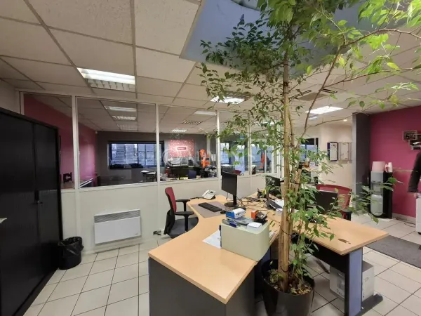 LOCAL D'ACTIVITE A VENDRE OU A LOUER 
