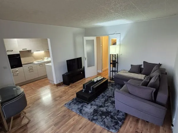 Beau T2 meublé de 46 m2 avec balcon + parking à Neuilly sur Marne 