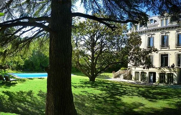 Maison 8 pièces 450 m² 