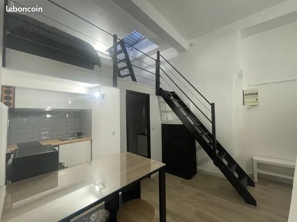 Studio 1 pièce 15 m² 