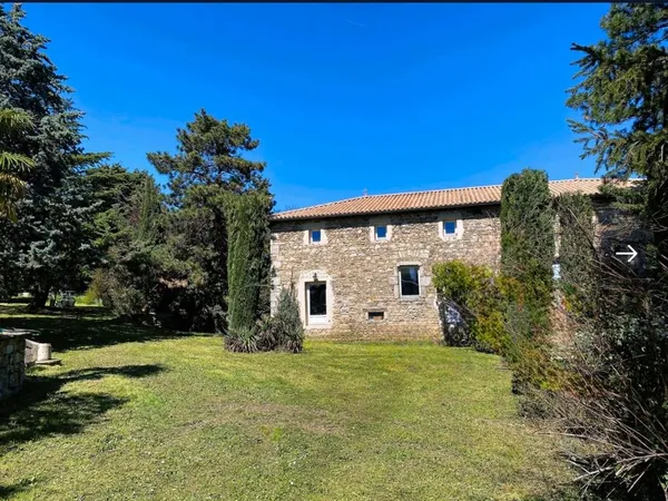 Maison de Charme à Taluyers 