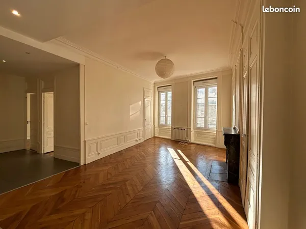 Appartement 3 pièces 84 m² 
