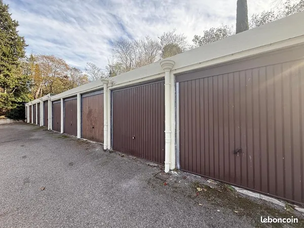 Garage / box AIX EN PROVENCE 