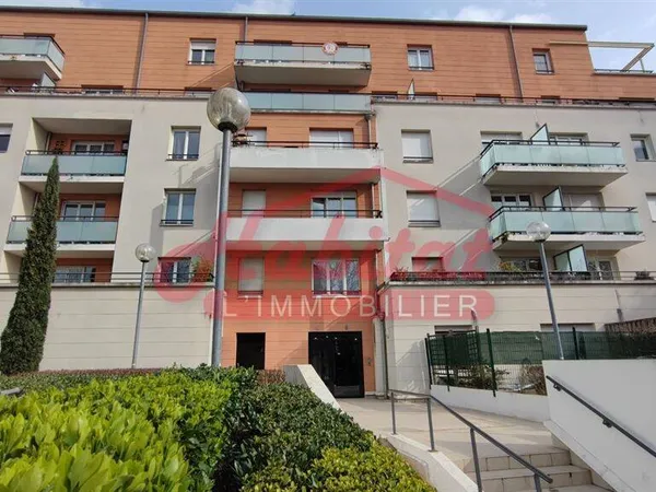 Studio 1 pièce 27 m² 
