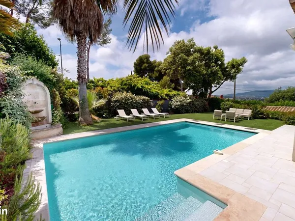 Villa 6 pièces 200 m² 