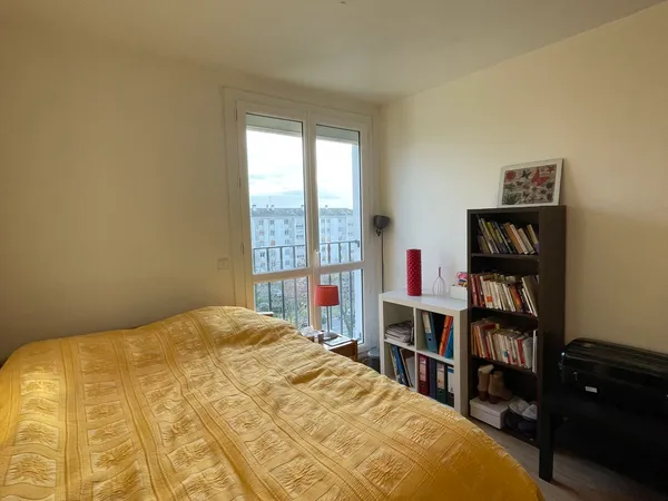 Loue chambre meublée en colocation calme et studieuse 