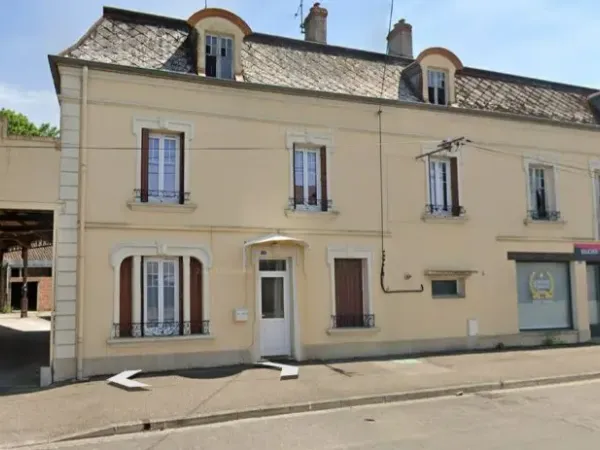 A VENDRE - ENSEMBLE IMMOBILIER 