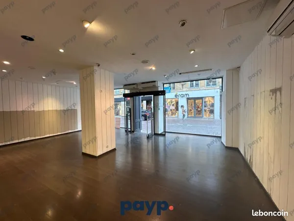 Local commercial 427 m² 