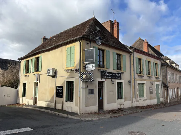 Cérilly Ancienne auberge avec 296 m2 de surface habitable 