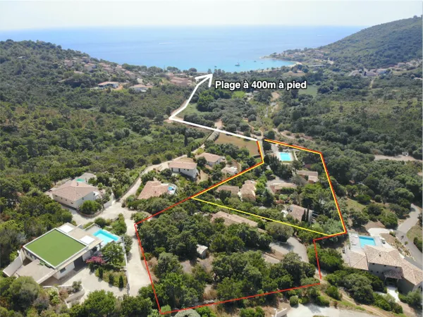 Maison 54 pièces 892 m² 