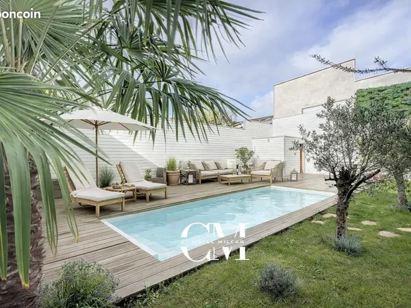Maison 8 pièces 240 m² 