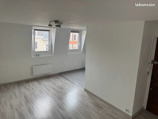 Studio Étudiant Non Meublé LILLE Solférino Proche Université Catholique et Metro République 