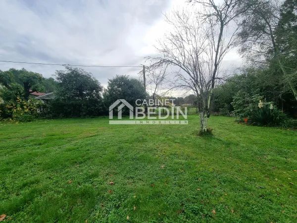 Terrain 899 m² 