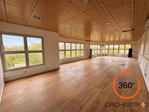 Bureau 385 m²